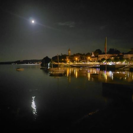 Casa Del Lago Maggiore Lesa Apartment Bagian luar foto